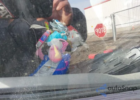 2014 Ford Fiesta Se z USA, uszkodzony, nr VIN 3FADP4BJ8EM180381